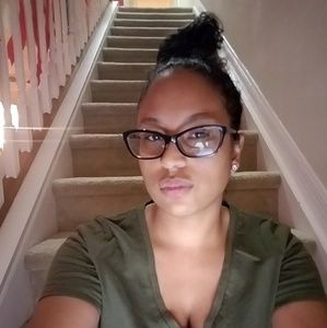 Meet your Posher, Eduviges